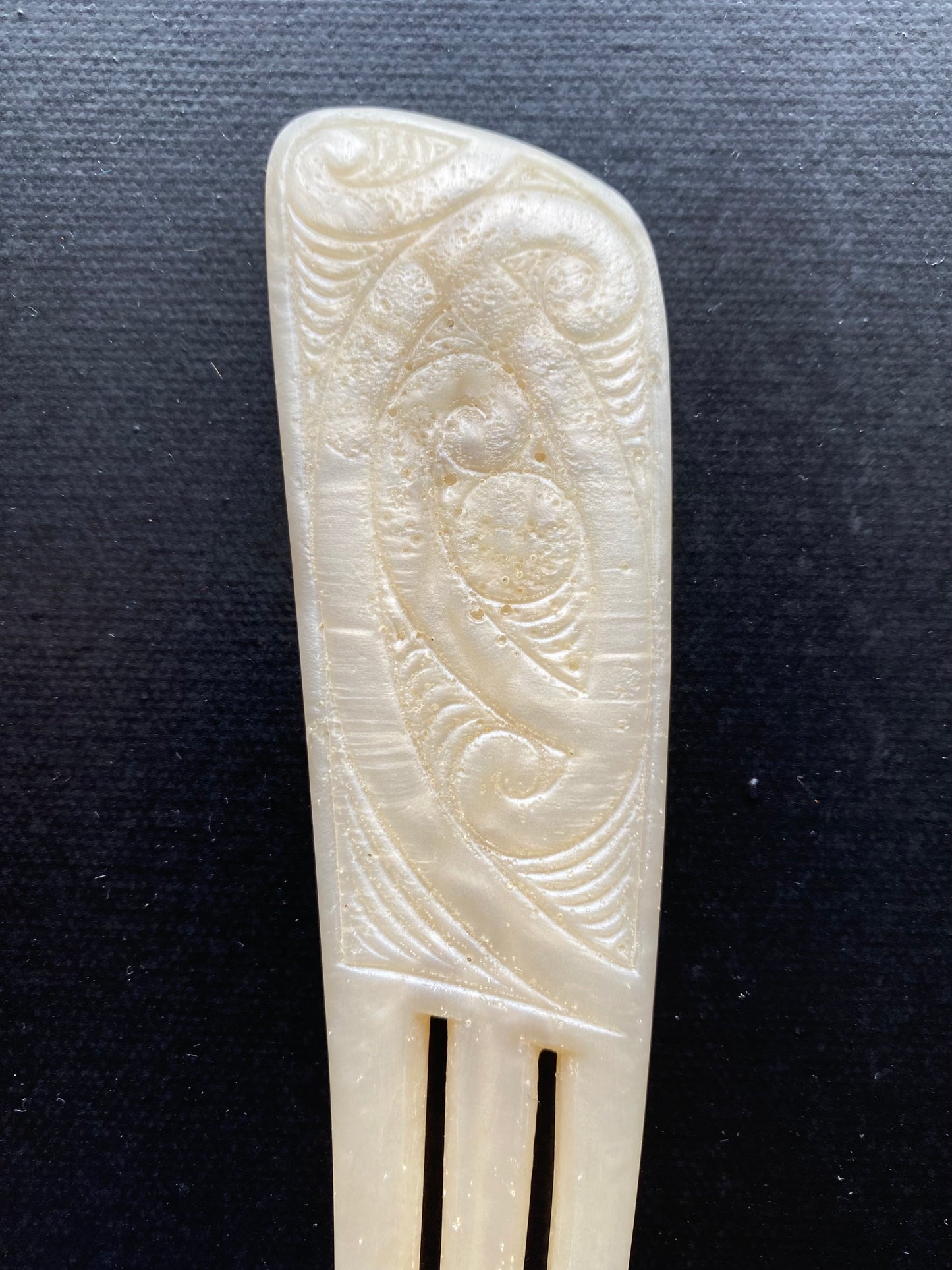 HERU WHITE (Comb)
