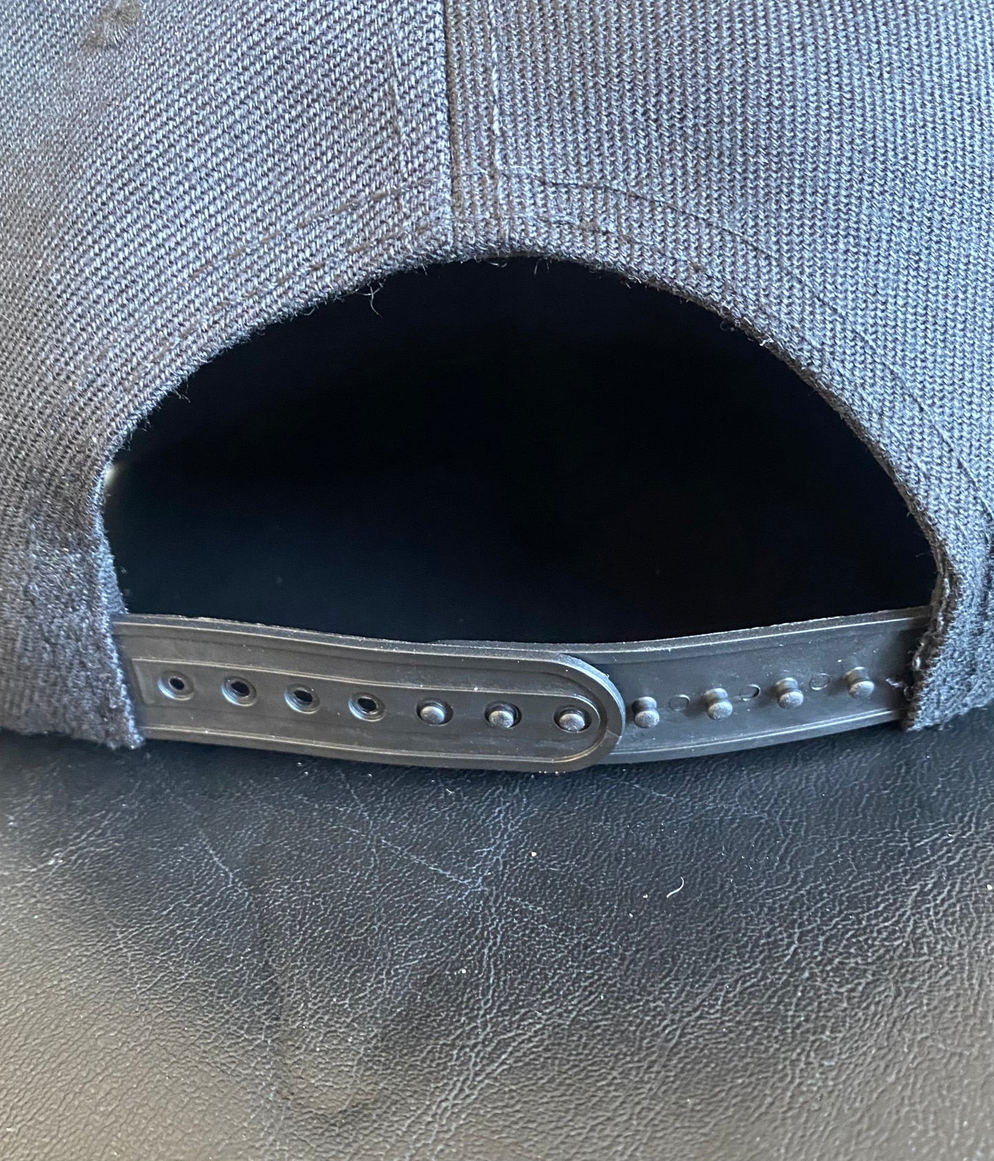 TOIARIKI SNAPBACK Black Cap